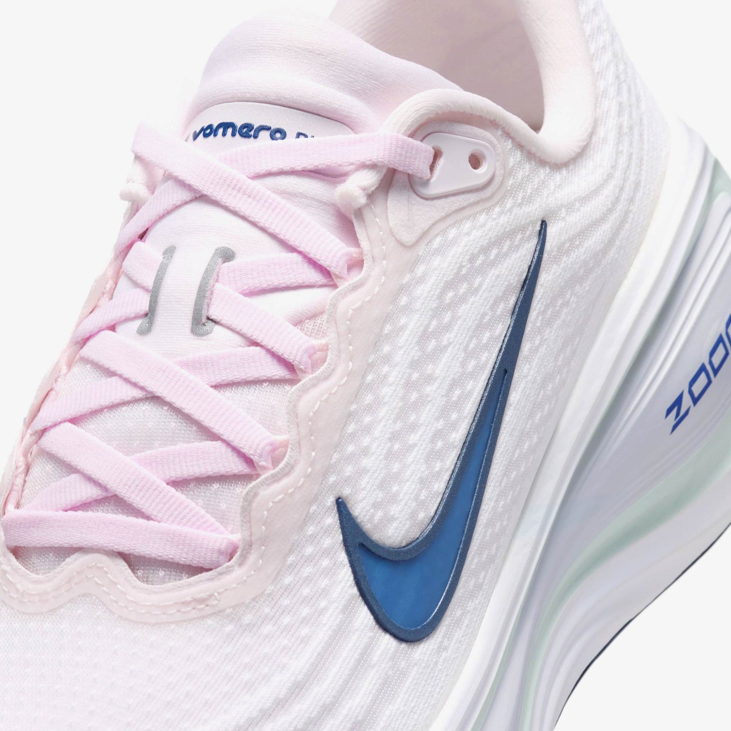 Wmns Vomero Plus