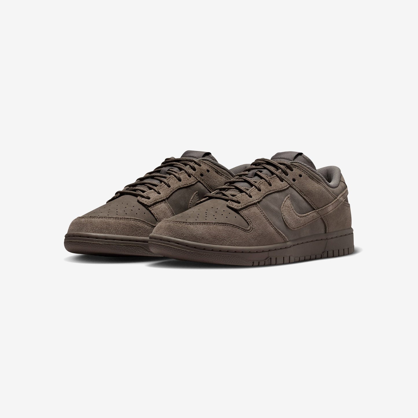 Dunk Low Retro SE