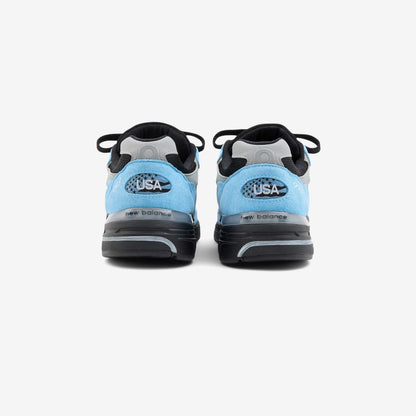 993