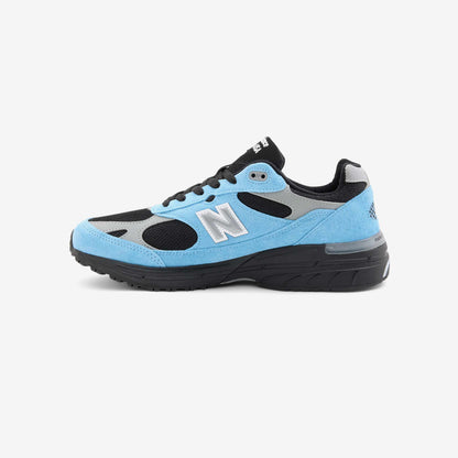 993