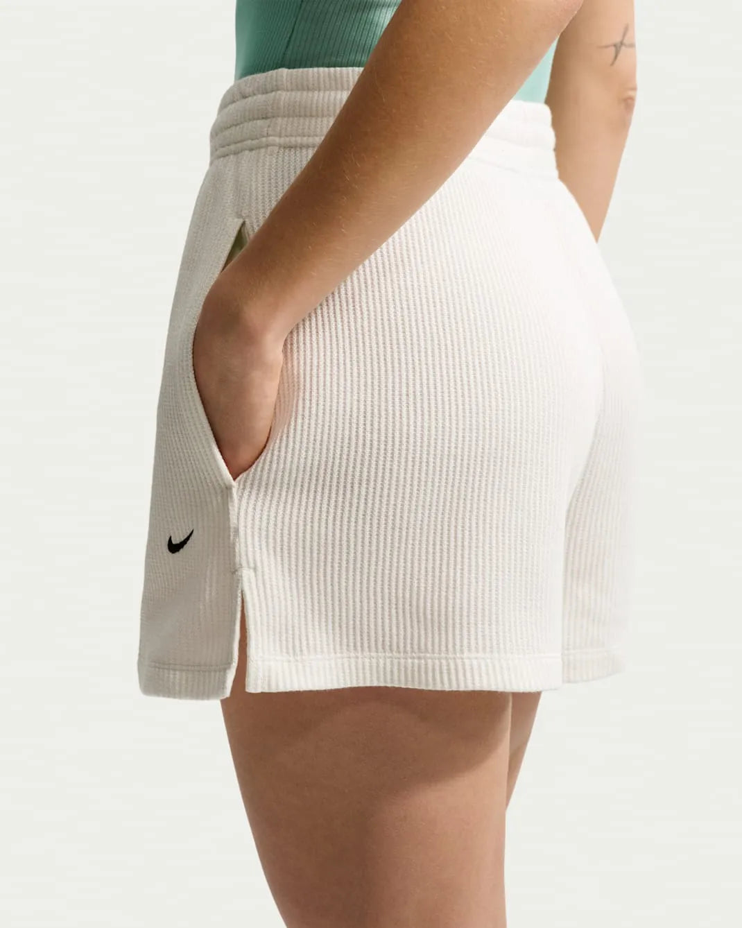 Women's Loose Mid-Rise Shorts