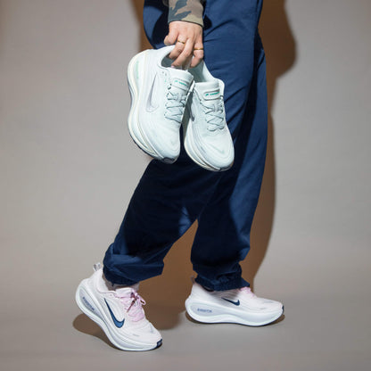 Wmns Vomero Plus